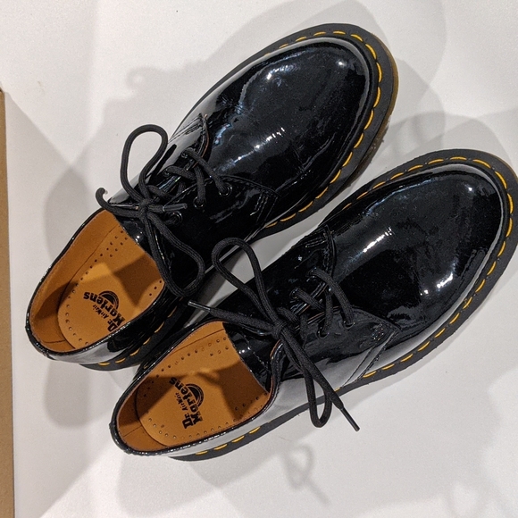 Dr. Martens Shoes - Dr. Marten's Women's Black Patent Leather Oxfords Size 9